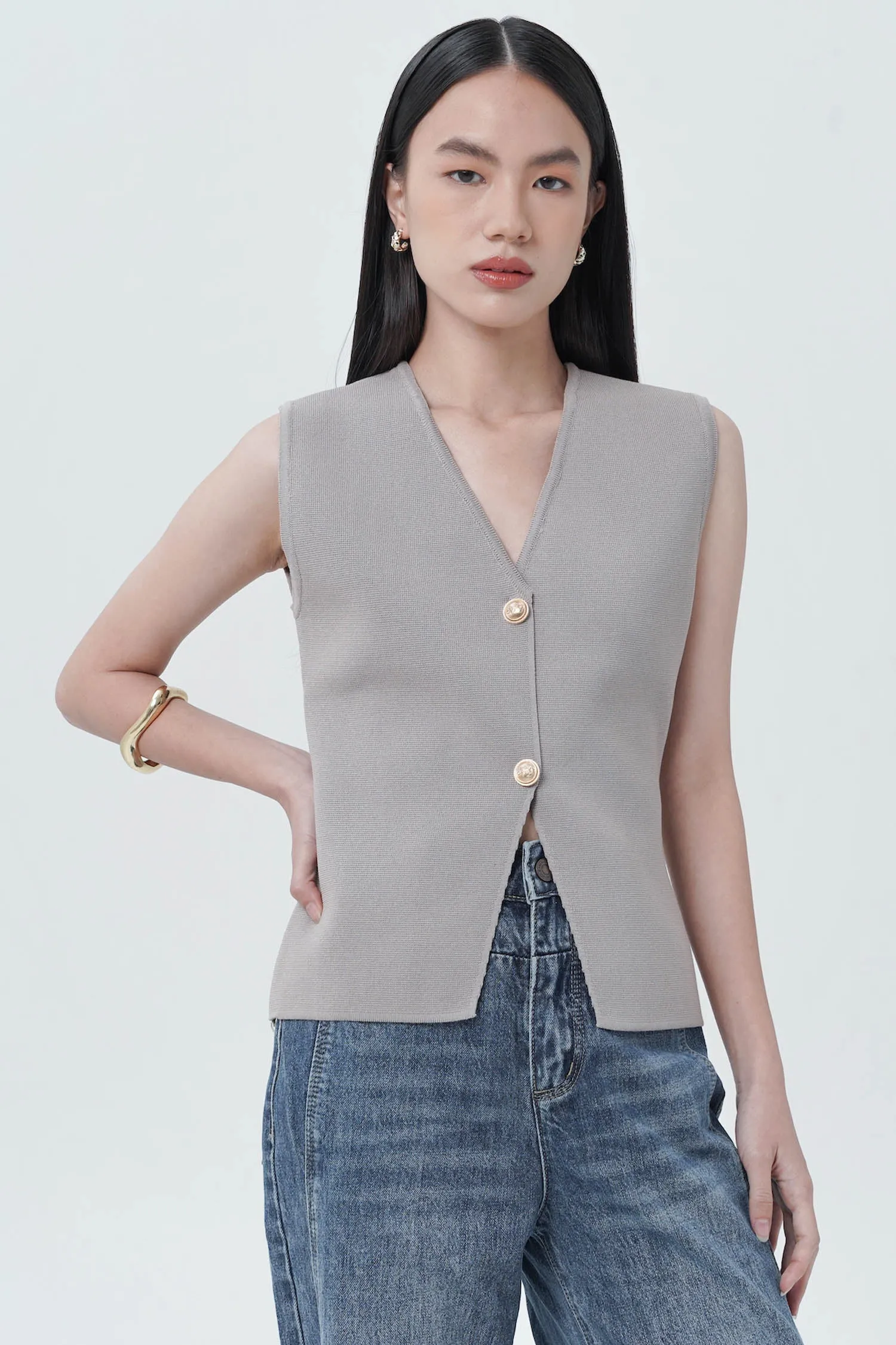 Camden Knit Vest In Taupe