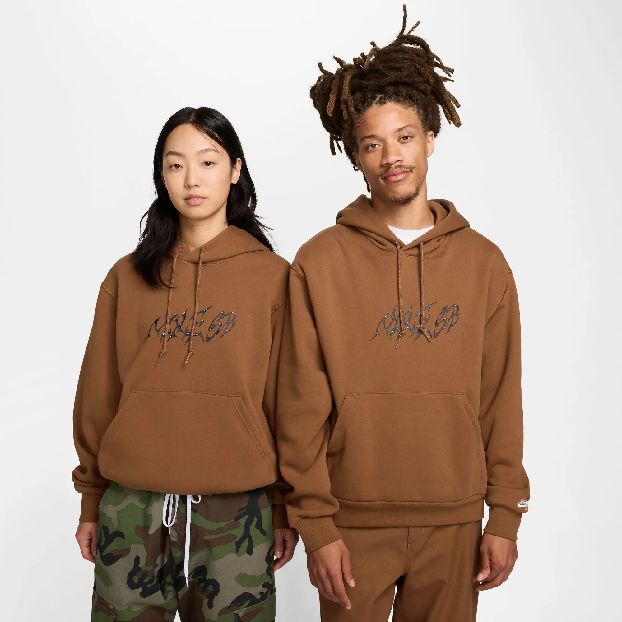 SB SKATE HOODIE LIGHT BRITISH TAN / WHITE